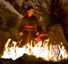 Se você conhece o desenho, já deve saber do que se trata, mas se, como eu, você nunca assistiu à animação, aí vai um básico: O Ultimo Mestre Do Ar Raio X