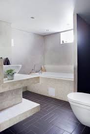 Une Salle De Bain Avec Des Petits Carrelages Maison Conceptions De Carrelage Salle De Bains Jolie Maison