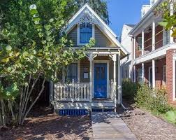 إذا رأى النائم أنه يبني بيتاً من الطين في حلمه فهذه رؤية جيدة ، فهذه الرؤية تدل على أن الحالم يعاني من مشاكل كثيرة في حياته. Ù…Ø§ Ù‡Ùˆ ØªÙØ³ÙŠØ± Ø­Ù„Ù… Ø§Ù„Ø¨ÙŠØª Ø§Ù„Ø¬Ø¯ÙŠØ¯ Ù„Ù„Ø­Ø§Ù…Ù„ Ù…Ø®ØªÙ„ÙÙˆÙ†