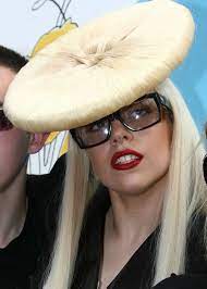 Lady Gaga Hair Button Hat Lady Gaga Hair Bow Hairstyle Celebrity Hairstyles