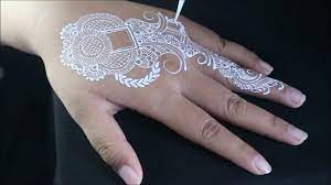 1.0.3 gambar henna tangan simple motif bunga; White Henna Simple Tutorial Henna Putih Awet 2 3 Hari Henna Simple White Henna Designs Henna Designs