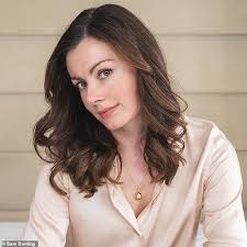 Beauty expert: This is exactly how much of every skin product you should be  using