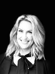 Samantha Moffatt's Instagram, Twitter & Facebook