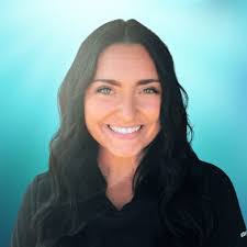 Kellie Daniel's Instagram, Twitter & Facebook