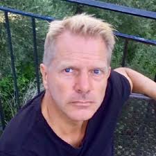 Karl Skidmore's Instagram, Twitter & Facebook