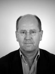 Leibniz Value of the Past: Contact