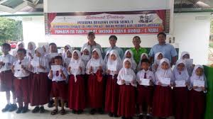 Check spelling or type a new query. Program Csr 2019 Pt Socfindo Bangun Bandar Berikan Beasiswa Kepada Siswa Siswi Berprestasi Beritalima Com