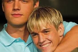 Pesan Menyentuh Nick Carter Usai Kepergian Aaron: My Heart Is Broken