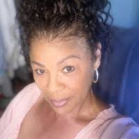 Lisa Sumlin's Instagram, Twitter & Facebook