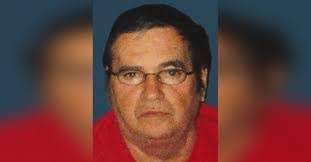 Lisa Gustin's Instagram, Twitter & Facebook