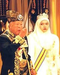 Урожденная сити айша бинти абдул рахман ; Warisan Raja Permaisuri Melayu Yam Permaisuri Hajah Siti Aishah Abdul Rahman
