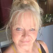 Renovating a small bedroom in an old house