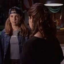 Unfortunately, alex has to keep her powers a secret, because the company that manufactured the chemical would love to find out who got doused with it. 90s Nick The Secret World Of Alex Mack Gif On Gifer By Kizil