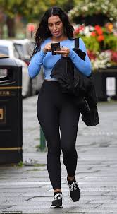 Please maintain a respectful, courteous and professional online environment. Kyle Walker S Fiancee Annie Kilner Goes Without Her 250k Engagement Ring Daily Mail Online
