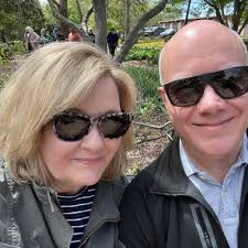 Anyone know a Microsoft 365 Business Standard guru that could offer a crash  course in person or via shared screen. We are long time Google users and  having a hard time setting