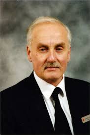 Kenneth arbetar vidare