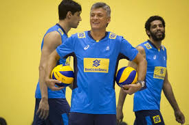 O brasil terá frança, japão e sérvia pela frente. Renan Dal Zotto Tecnico Da Selecao De Volei Volta A Ser Intubado 26 04 2021 Esporte Folha