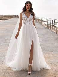 Kleider aus den kollektionen von white one by pronovias, diane legrand, demetrios werden sie zu einer zauberhaften und unvergesslichen braut machen. 82 Pronovias Ideen Brautmode Pronovias Brautkleid