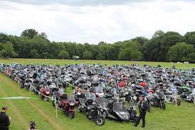 La campagne «une rose un espoir» 2018. Une Rose Un Espoir Le Coeur Des Motards