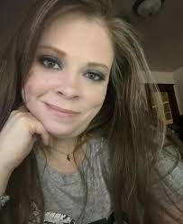 Dana Bee's Instagram, Twitter & Facebook