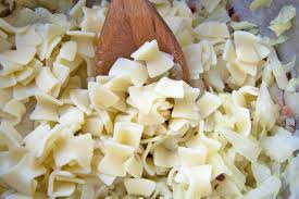 Diese Fleckerl Nudeln Selbstgemacht Sind Ideal Zum Sofortigen Verzehr Oder Fur Die Vorratskammer Das Rezept Fur Pastafans Rezepte Nudelteig Rezept Nudeln