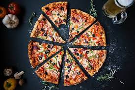 How Many Slices Come In A Medium Pizza