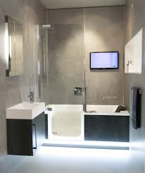 Komplettes Bad Auf Ganz Wenig Raum Mit Badewanne Und Dusche In Einem Dank Twinline 2 Duschbadewanne Www Artweger At Sho Badewanne Duschbadewanne Badezimmer