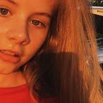 Tess Hampton's Instagram, Twitter & Facebook