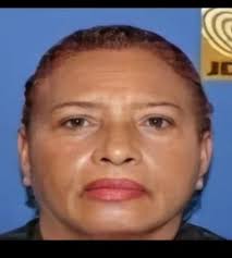 Tribunal condena a 5 años de prisión a madre del coronel Núñez de Aza por  lavado de activos