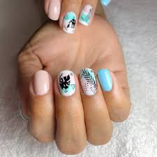 Los esmaltes de uñas semipermanentes se presentan como la solución para lucir hermosos y limpios por más tiempo. Liliana Lopez On Instagram Clienta Feliz Con Sus Semipermanente En Tonos Pastel Creando Su P Unas De Maquillaje Manicura De Unas Unas Cortas De Acrilico