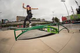 In the women's division, rayssa leal took home her first sls victory, followed by pamela road in 2nd and alana smith in 3rd. Rayssa Leal Pamela Rosa E Leticia Bufoni Se Garantem Na Final Do Street No Dew Tour Surto Olimpico
