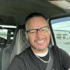 Who does the lost cat Red belong to?