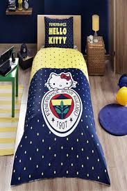 Öte yandan fenerbahçe'nin bu oldukça renkli yeni sponsoru sosyal medyada olay oldu. Fenerbahce Hello Kitty Nevresim Takimi Tk Fiyati Yorumlari Trendyol