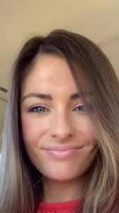 Helena Parrish's Instagram, Twitter & Facebook