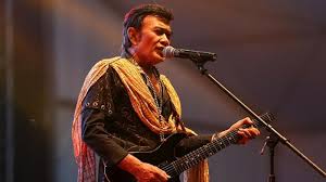 Selain menyajikan chord dangdut lawas, aplikasi ini juga menyajikan chord gitar lagu dangdut terbaru seperti nyanyian happy asmara yang saat ini sedang trending di yt dan berbagai media sosial. Chord Kunci Gitar Dan Lirik Lagu Pertemuan Rhoma Irama Abadikini Com