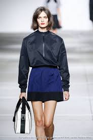 17 meilleures idées à propos de carré plongeant très court sur. Carre Plongeant Quelle Couleur Pour Faire Ressortir Ma Coupe