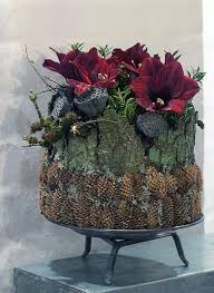 Maybe you would like to learn more about one of these? Pin By Meetgamgam On Novyj God Christmas Flower Decorations Christmas Floral Christmas Arrangements