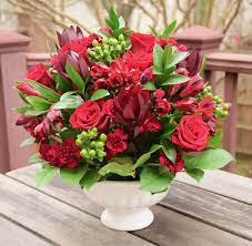 Valentines S Day Centerpiece Flower Arrangement With Red Roses Safari Sunset Hypericu Fresh Flowers Arrangements Red Rose Arrangements Carnation Centerpieces