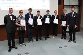 Lebensjahr, vor dem studium bzw. Sieger Des 36 Bundeswettbewerbs Informatik Zeigen Umfangreiches Fachwissen Heise Online