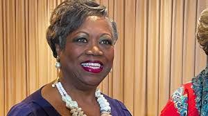 Shelly Gross's Instagram, Twitter & Facebook