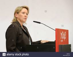 Aktuelle news zum thema susanne eisenmann: Susanne Eisenmann Stockfotos Und Bilder Kaufen Alamy