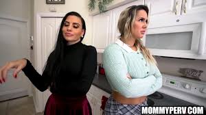 Step mom and GF compete for my cock - threesome pov blowjob - XNXX.COM