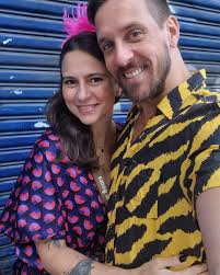 Hoje faz 10 anos que eu pedi o @leandrovendramini em namoro. Ele, o menino  mais persistente e paciente que já conheci, dizia que ia casar comigo desde  o tempo em que éramos