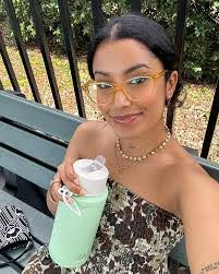 Sharon Desilva's Instagram, Twitter & Facebook