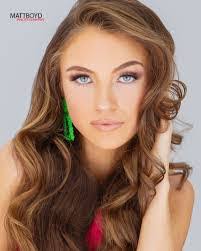 Mia Lowery's Instagram, Twitter & Facebook