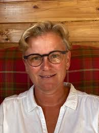 Tina Kellogg's Instagram, Twitter & Facebook