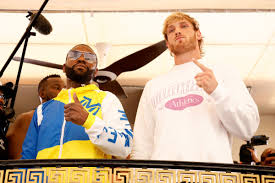 Retired boxing champion floyd mayweather jr. D0 Omspaf1jctm