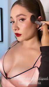 Emma Kenney Tits - Fappenist