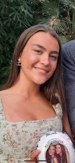 Martha's beauty and singing style comparison