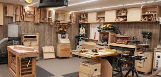 This rolling clamp rack holds about 50 clamps, takes up minimal floor space and can be built in an afternoon. Stumpy Nubs Woodworking Journal